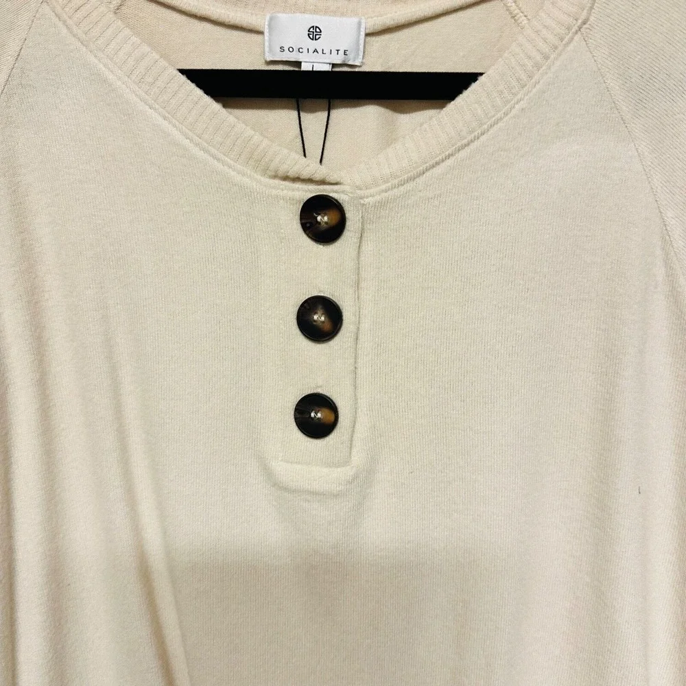 Socialite Women Ivory Pullover Sweater Large NWT Boatneck‎ Buttons
